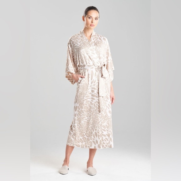 NWOT Natori Luxe Leopard Robe Size Small